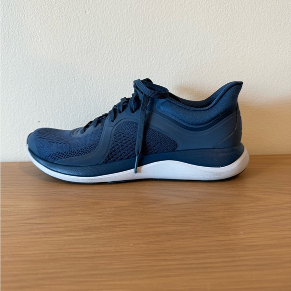 Lululemon Chargefeel size 9 - Picture 5 of 5
